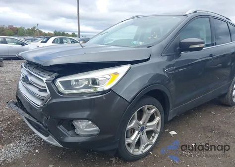 2019 Ford Escape Titanium из США, поврежденный, VIN 1FMCU9J9XKUB42852